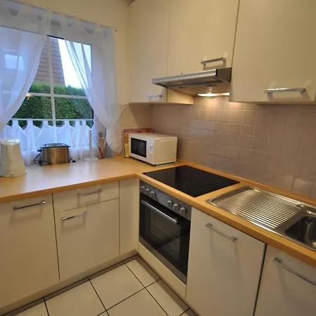 Nr 41 - Am Yachthafen